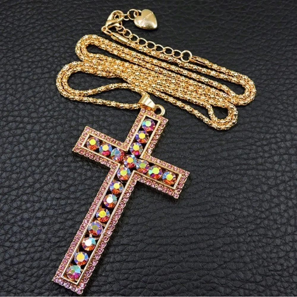 💞 Betsey Johnson sparkling pink crystal cross pendant necklace 💞